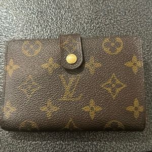 Kisslock Louis Vuitton wallet